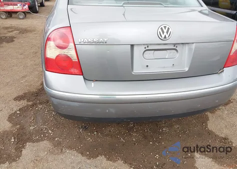 2002 Volkswagen Passat Gls from USA, damaged, VIN WVWPD63B32P307630